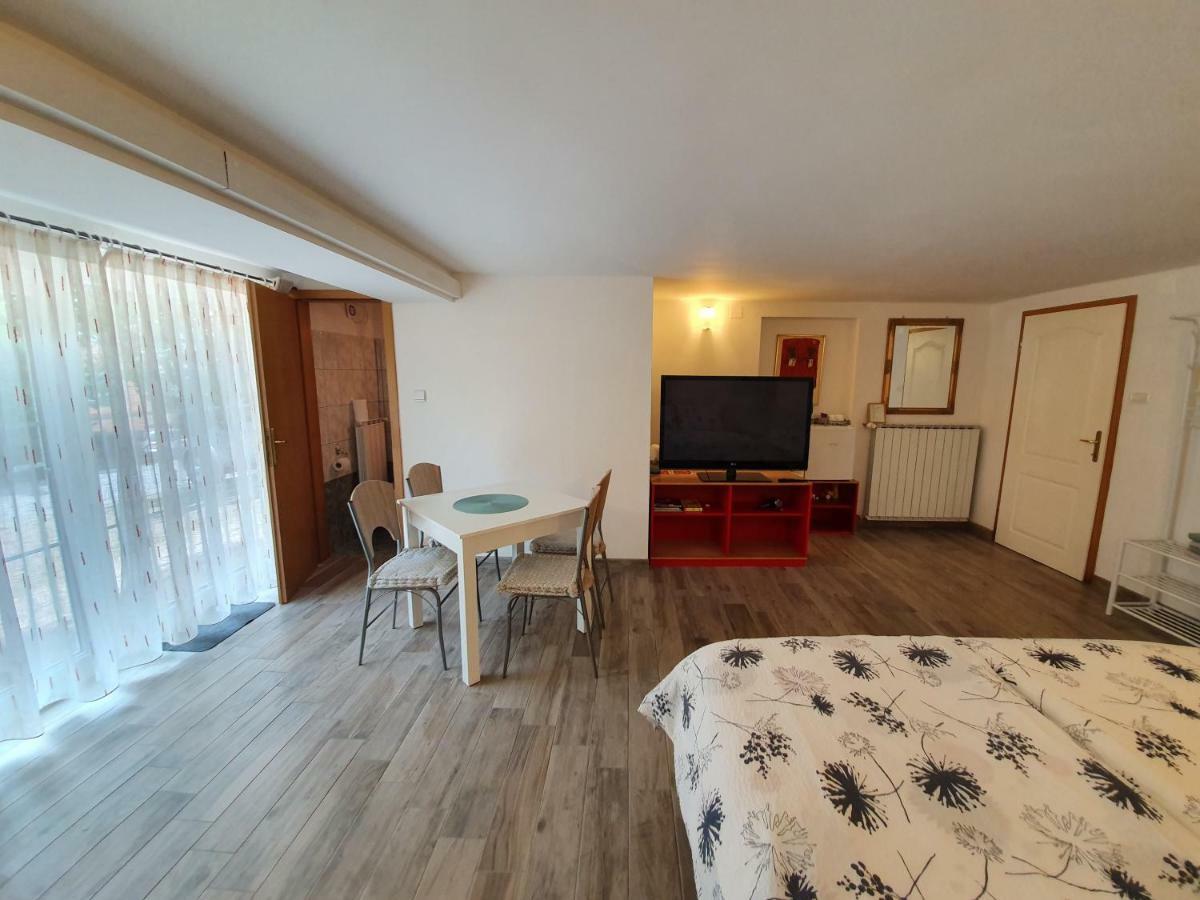 Rooms Jurca Postojna Exterior photo