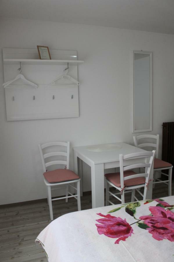 Rooms Jurca Postojna Exterior photo